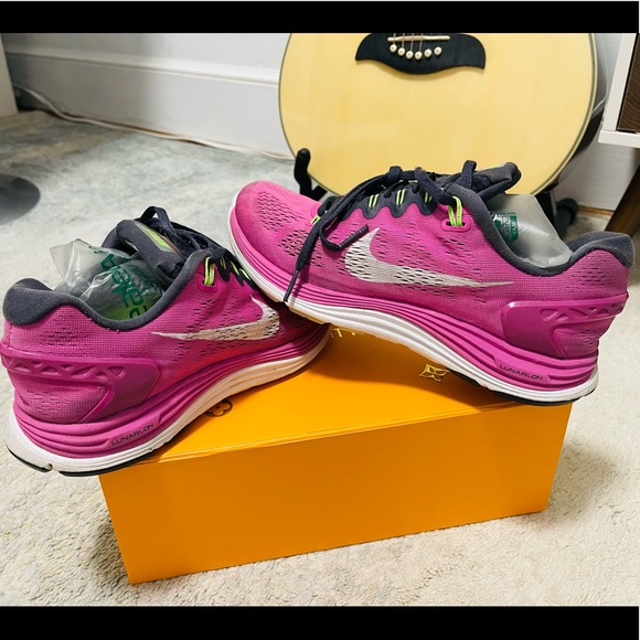 Used Women Size 7.5 Nike Luanrglide+5 Running Sneakers In Pink With White Swoops - Picture 12 of 12